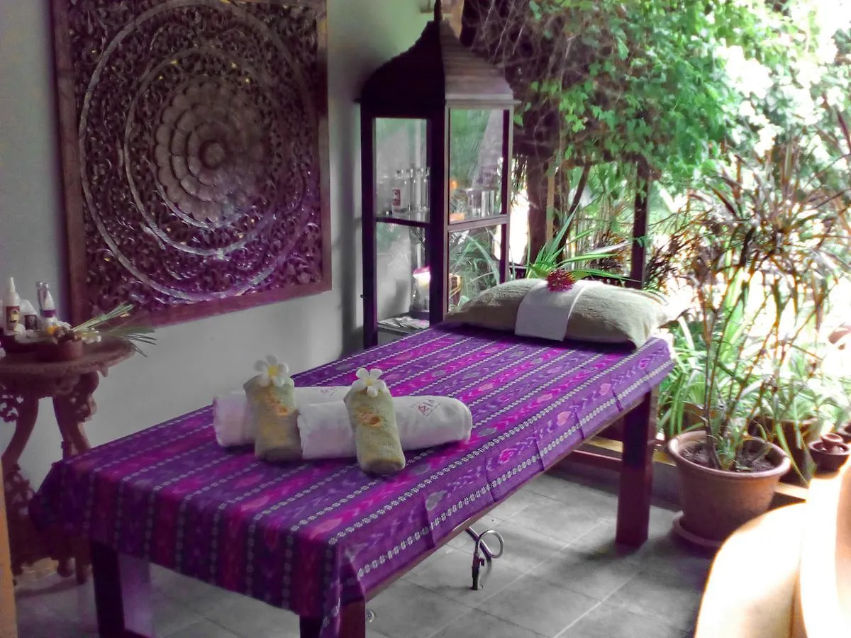 Noble Crown Resort & Spa Ko Lanta 3*,  Tailândia